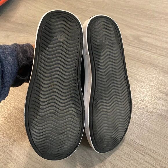 Skechers Kids Black White Low Top Round Toe Casual Slip On Shoes Size US 2 - Picture 5 of 6